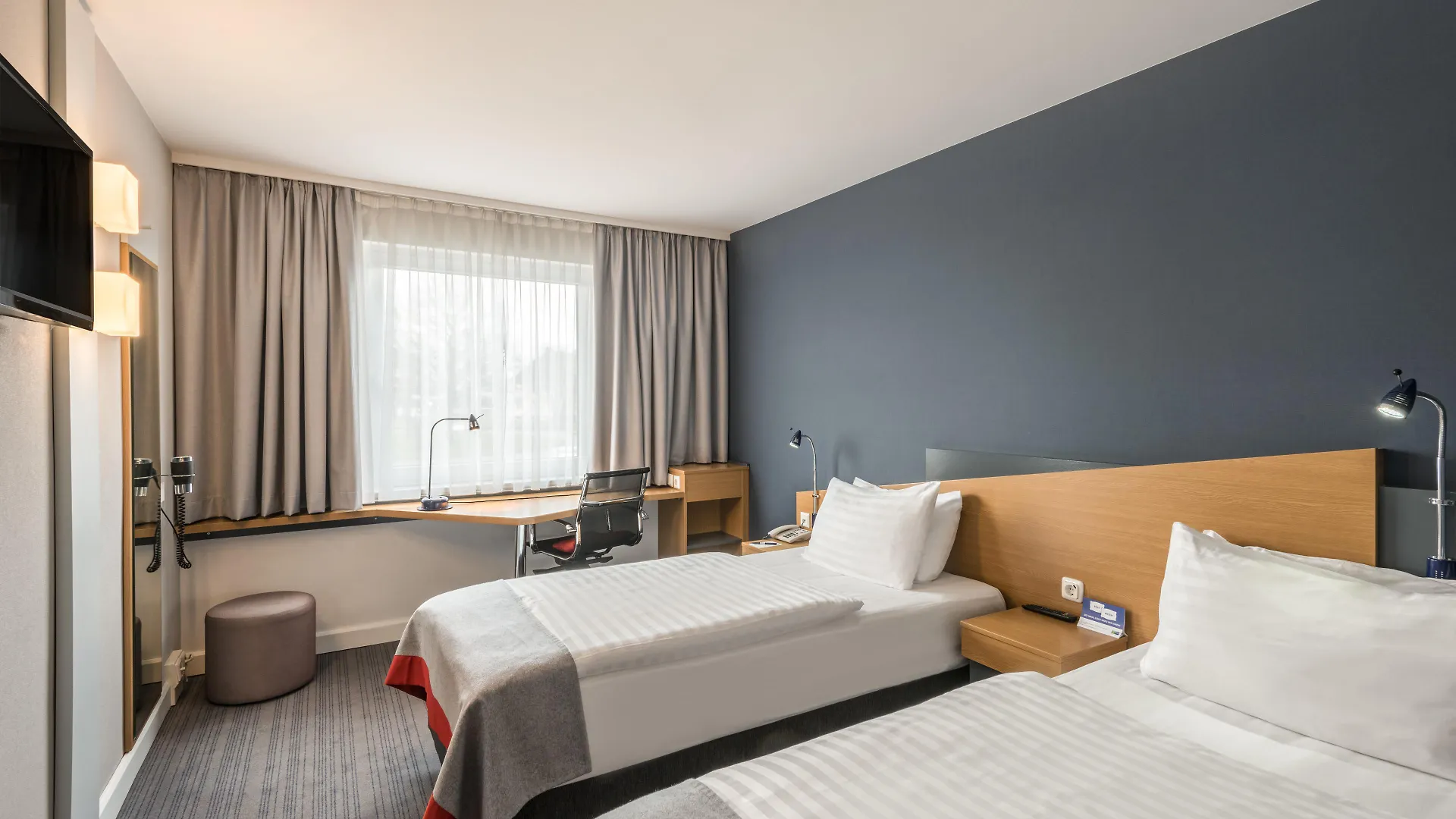 Holiday Inn Express Cologne Muelheim By Ihg