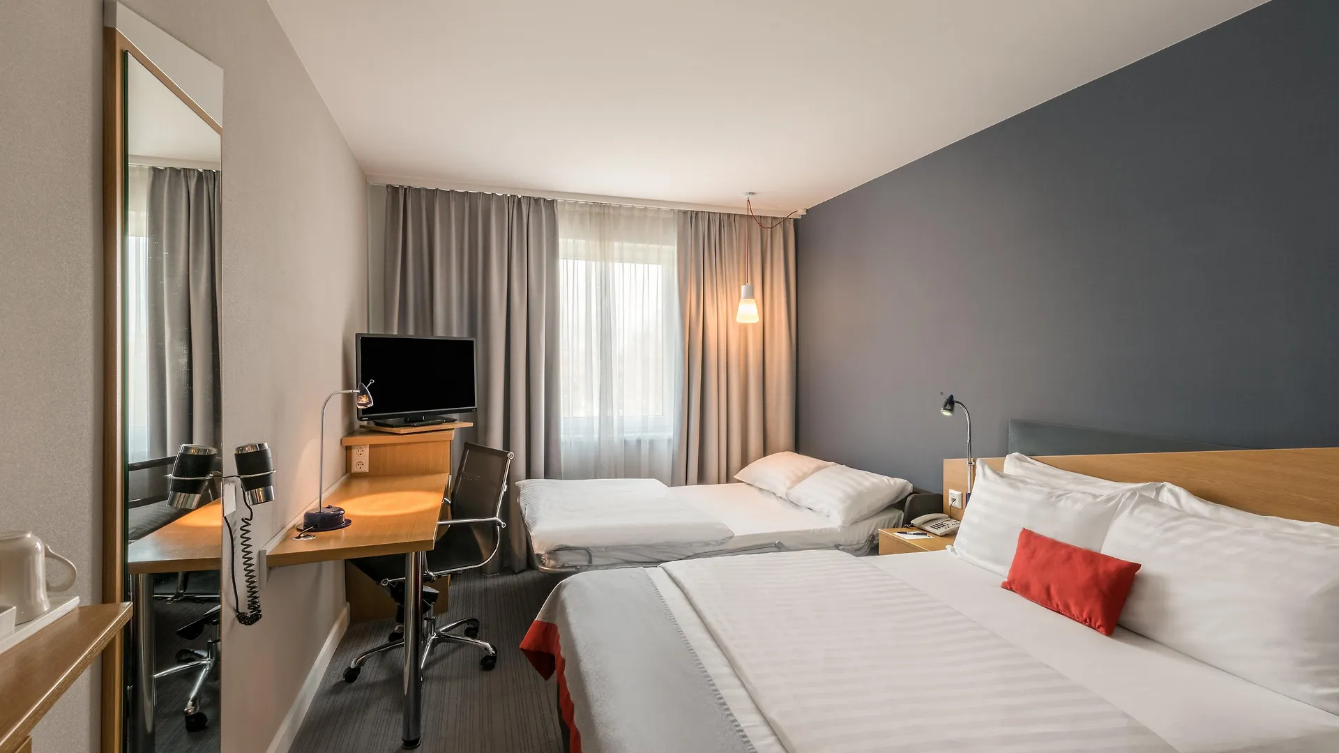 Holiday Inn Express Cologne Muelheim By Ihg