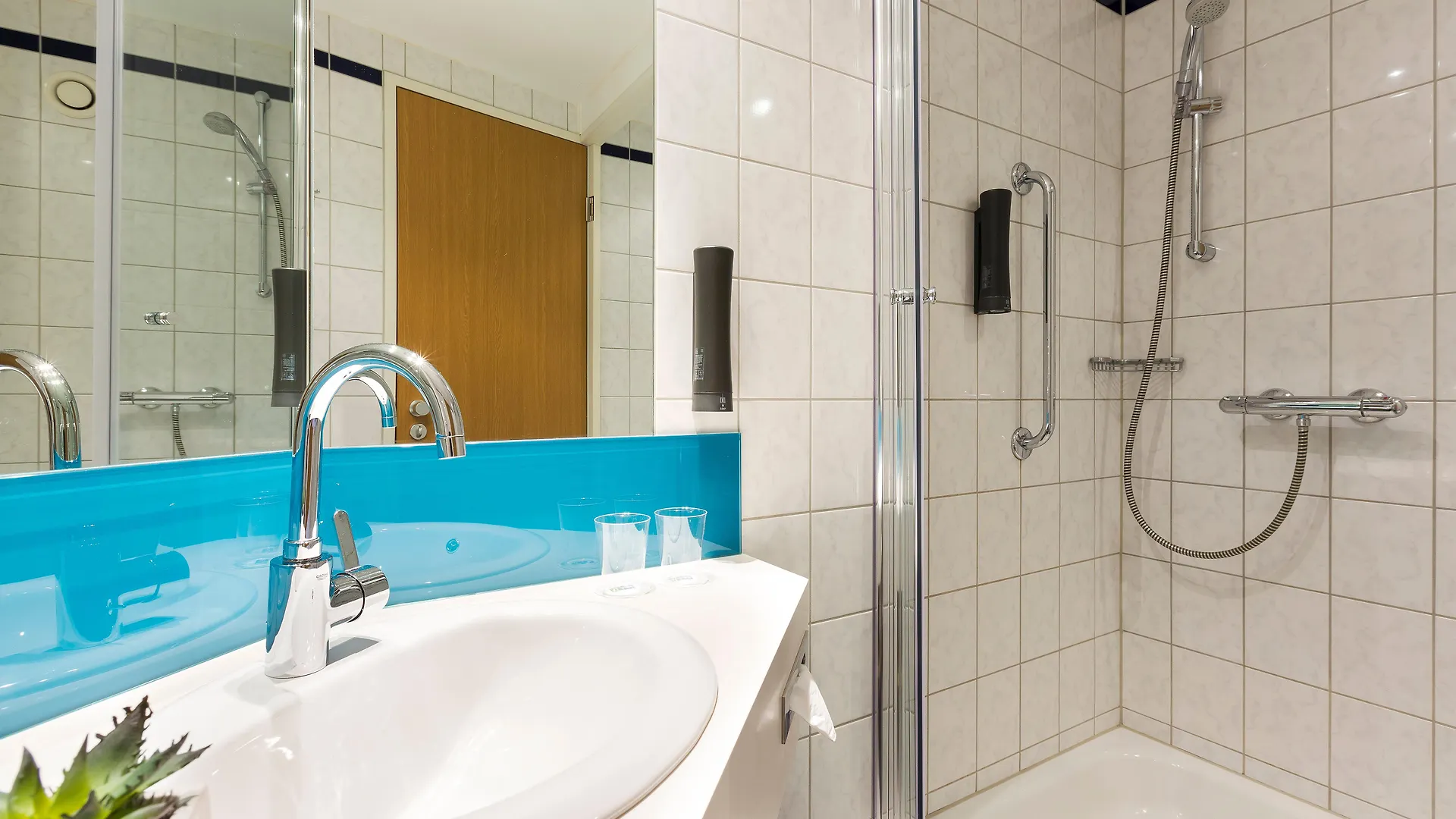 Holiday Inn Express Cologne Muelheim By Ihg 3*,  Германия
