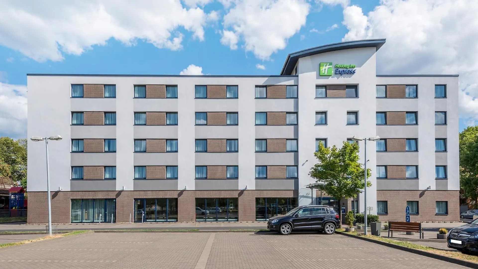 Отель Holiday Inn Express Cologne Muelheim By Ihg