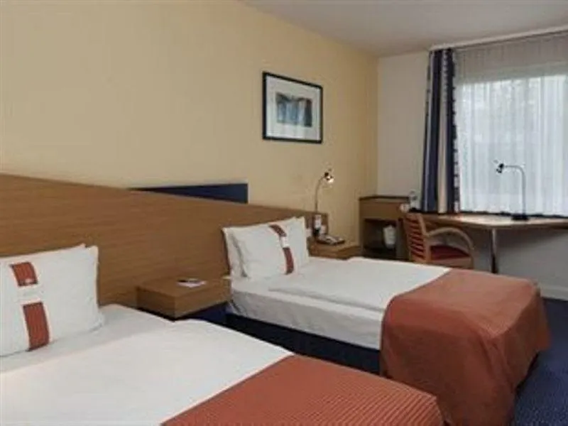 Отель Holiday Inn Express Cologne Muelheim By Ihg