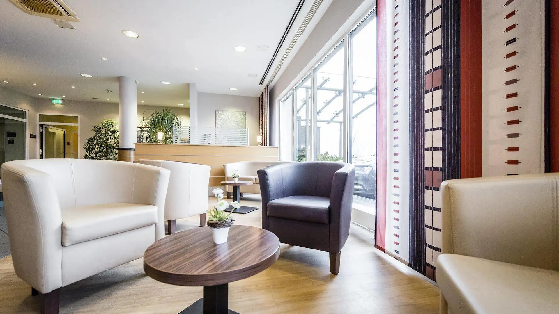 Holiday Inn Express Cologne Muelheim By Ihg 3*,