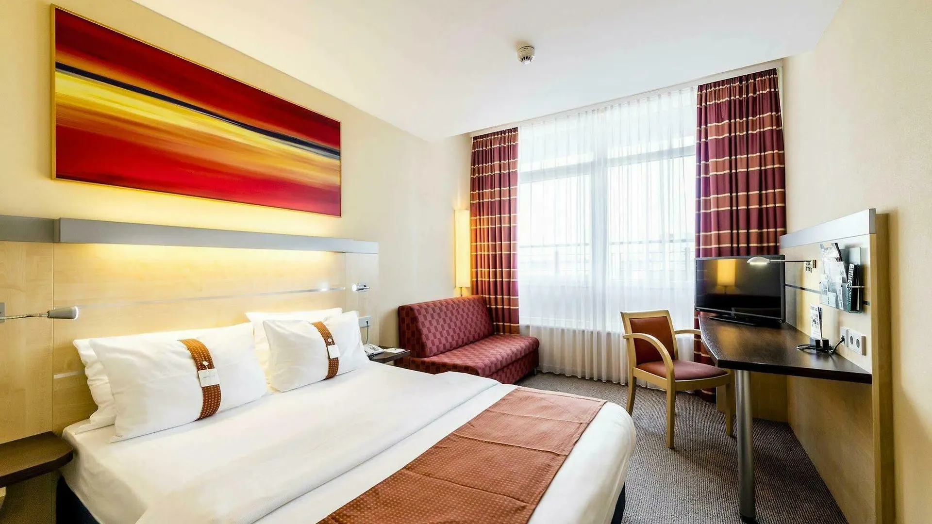 Holiday Inn Express Cologne Muelheim By Ihg