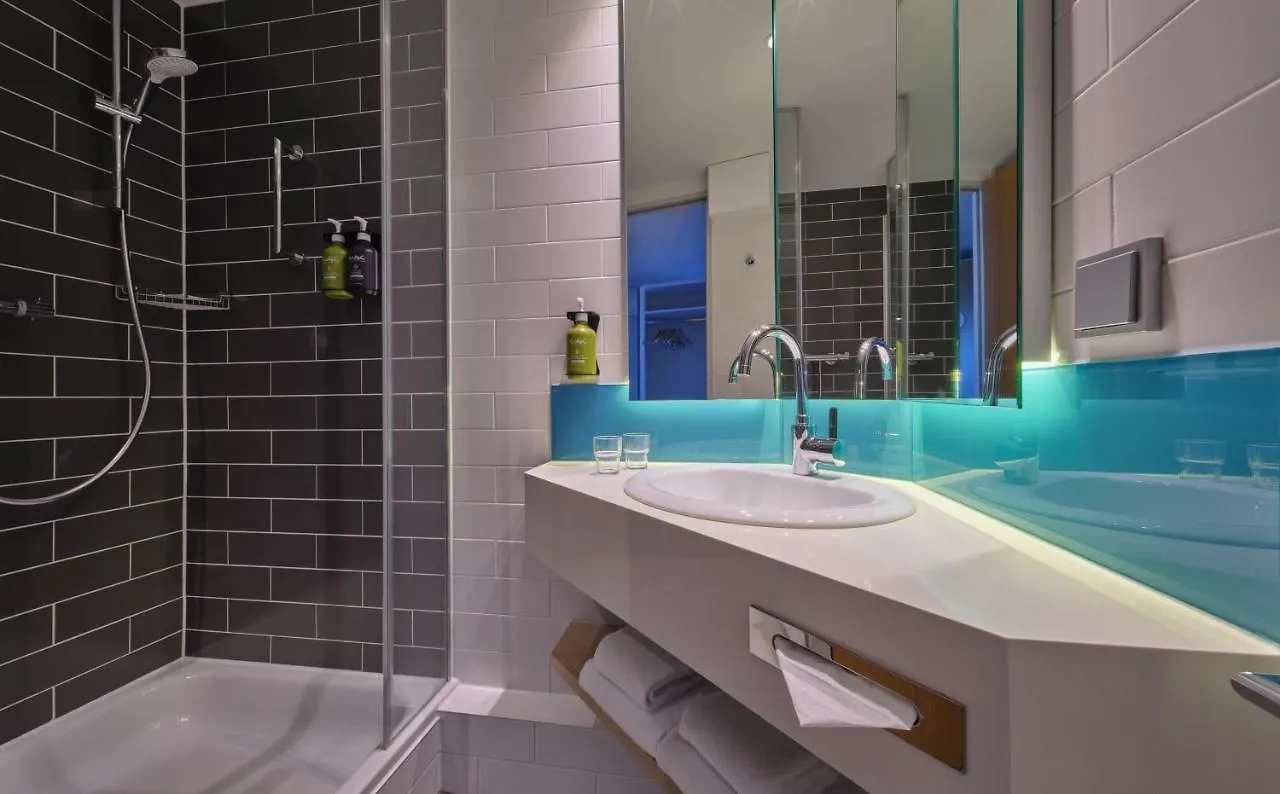 Holiday Inn Express Cologne Muelheim By Ihg 3*,  Germany