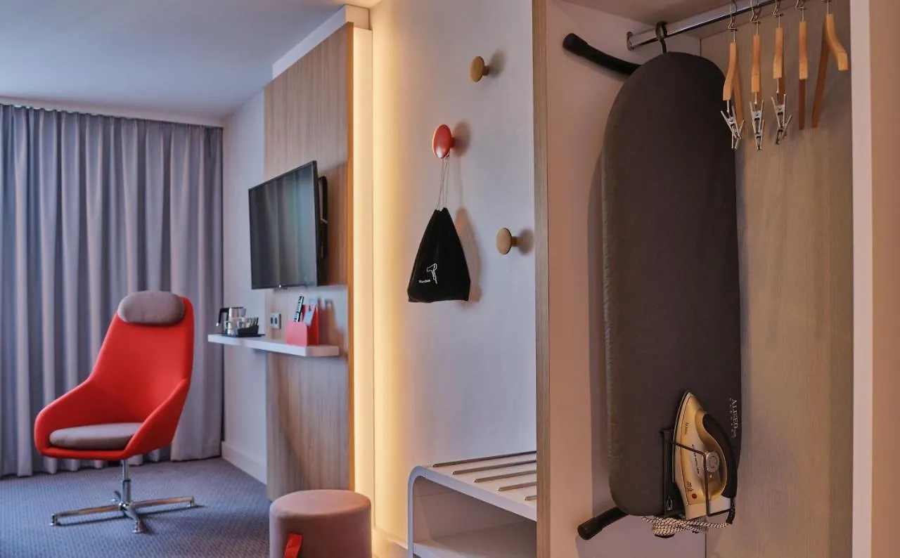 Holiday Inn Express Cologne Muelheim By Ihg