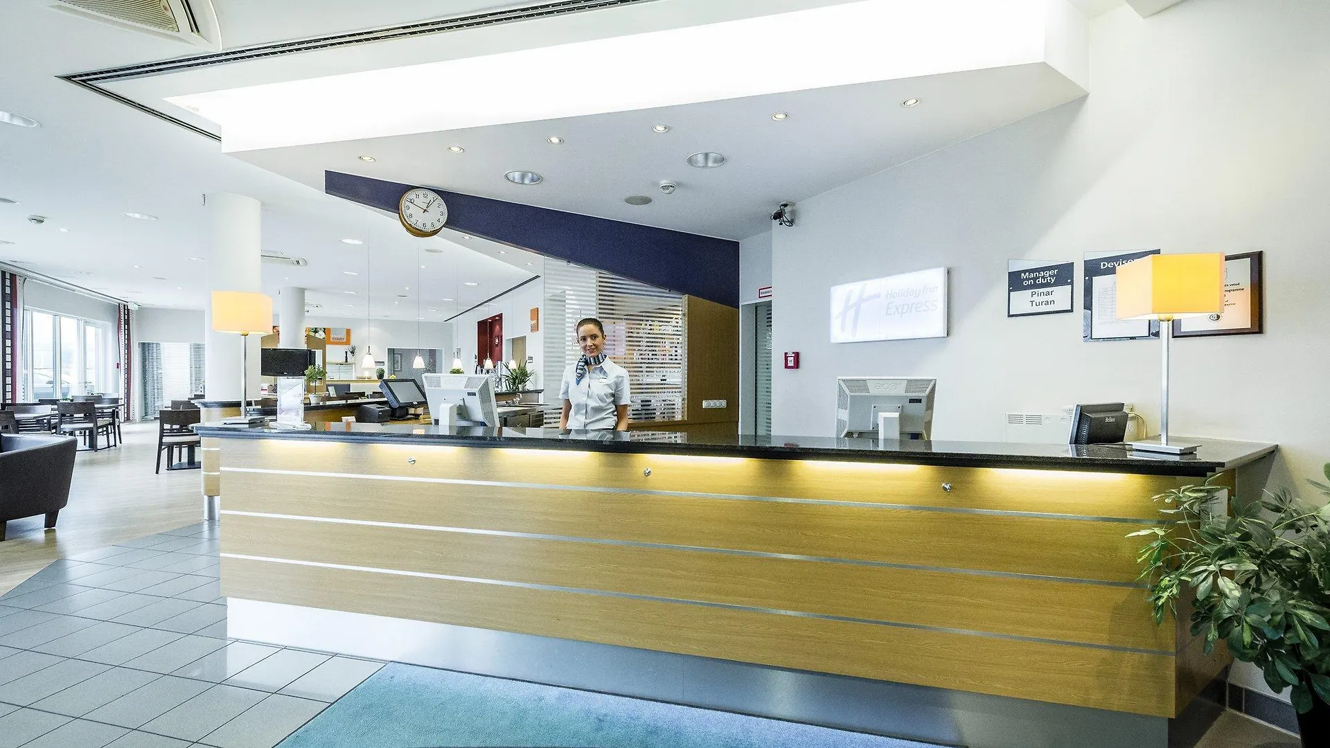 Holiday Inn Express Cologne Muelheim By Ihg