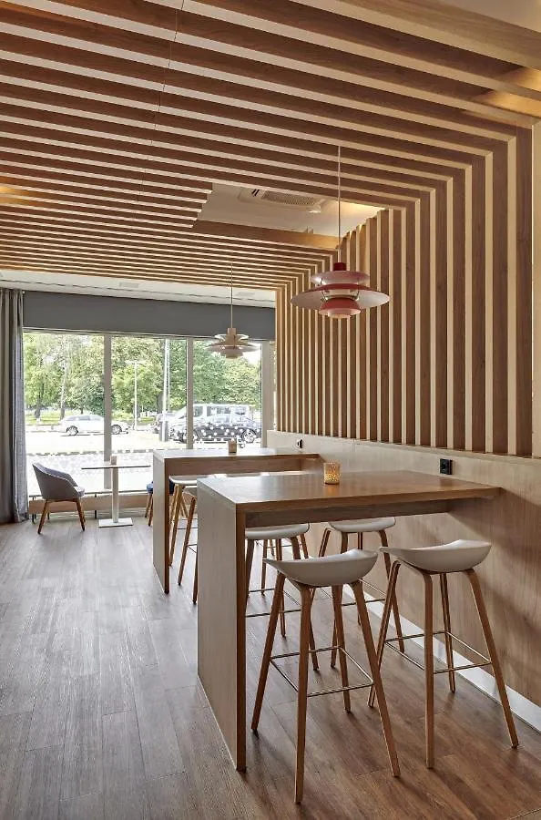 Holiday Inn Express Cologne Muelheim By Ihg 3*,
