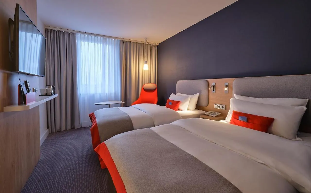 Holiday Inn Express Cologne Muelheim By Ihg 3*,