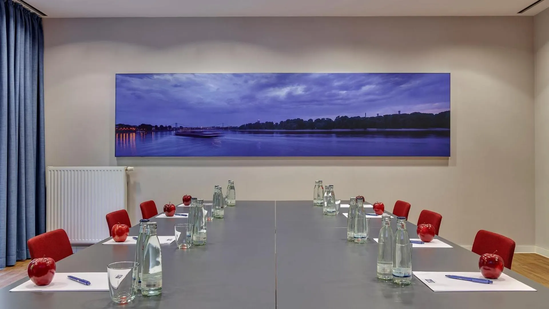 Hotel Holiday Inn Express Cologne Muelheim By Ihg