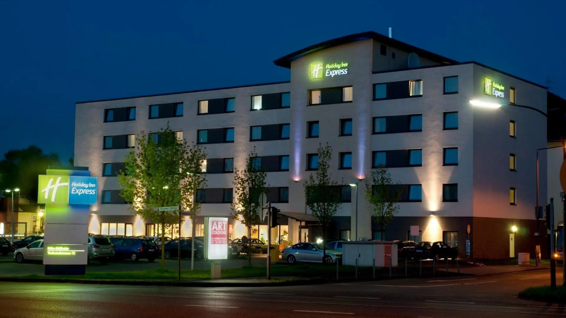 Holiday Inn Express Cologne Muelheim By Ihg Hotel