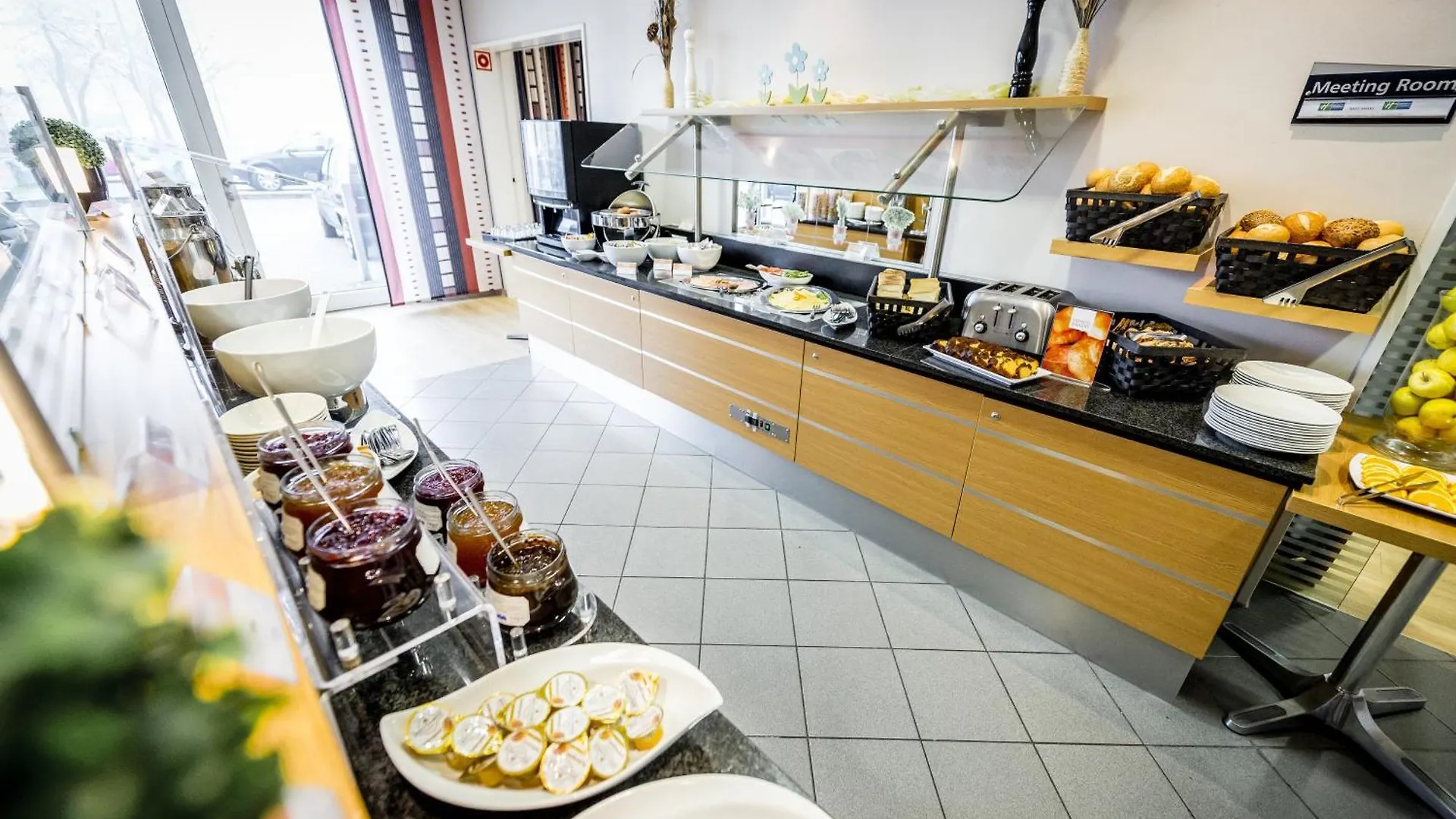 Holiday Inn Express Cologne Muelheim By Ihg