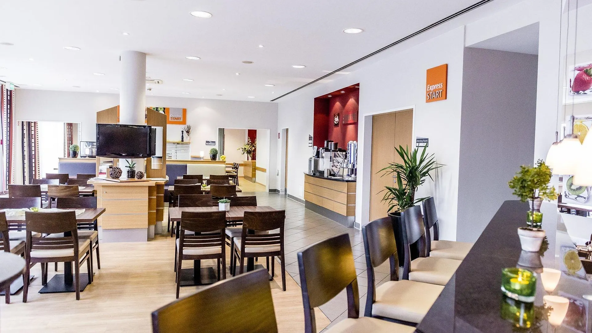 *** Hotel Holiday Inn Express Cologne Muelheim By Ihg Germany