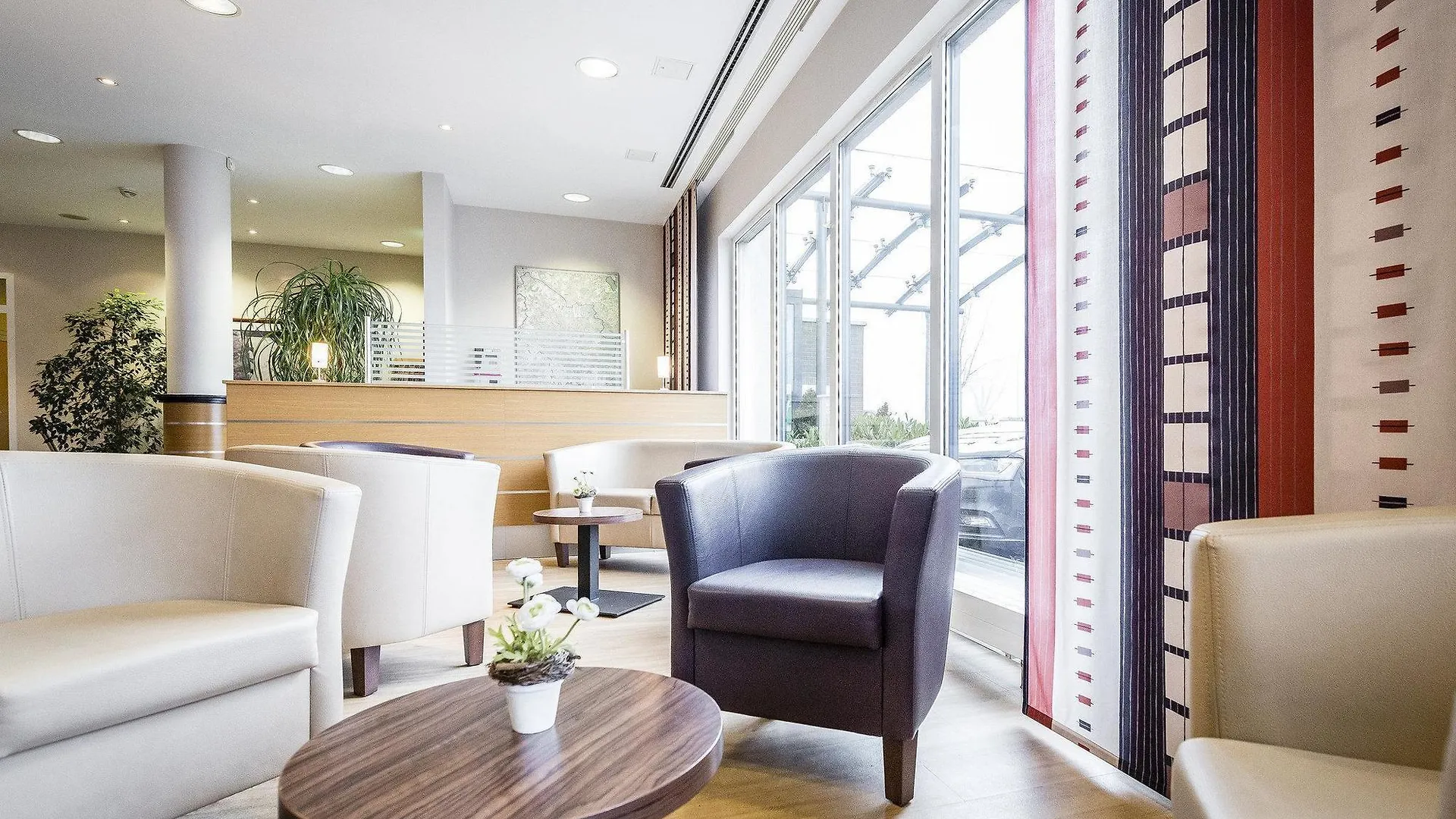 Holiday Inn Express Cologne Muelheim By Ihg Hotel