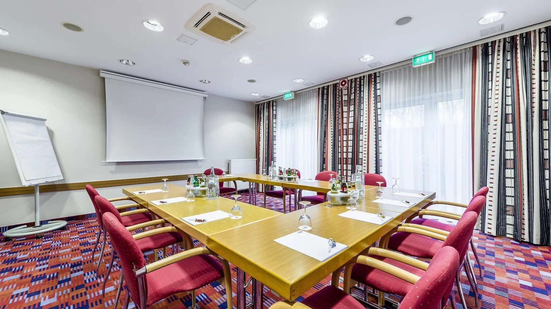 Holiday Inn Express Cologne Muelheim By Ihg Hotel
