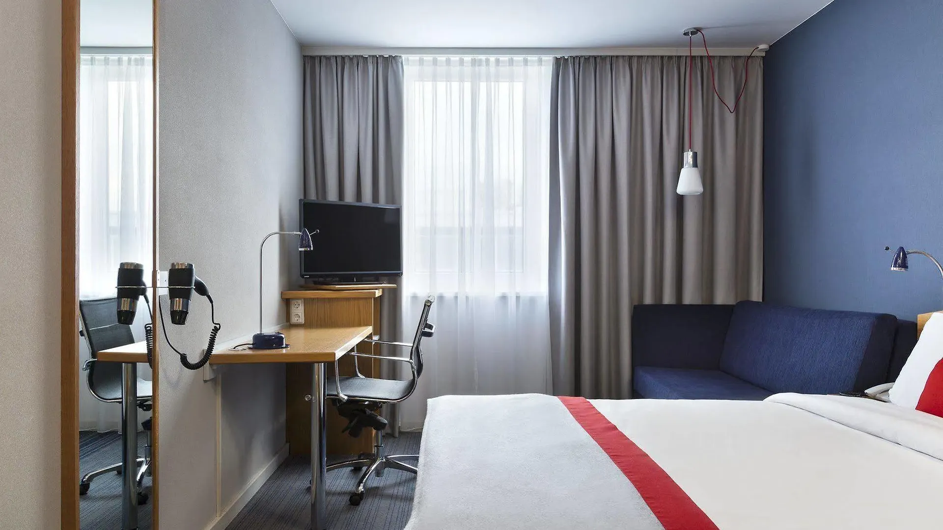 Holiday Inn Express Cologne Muelheim By Ihg