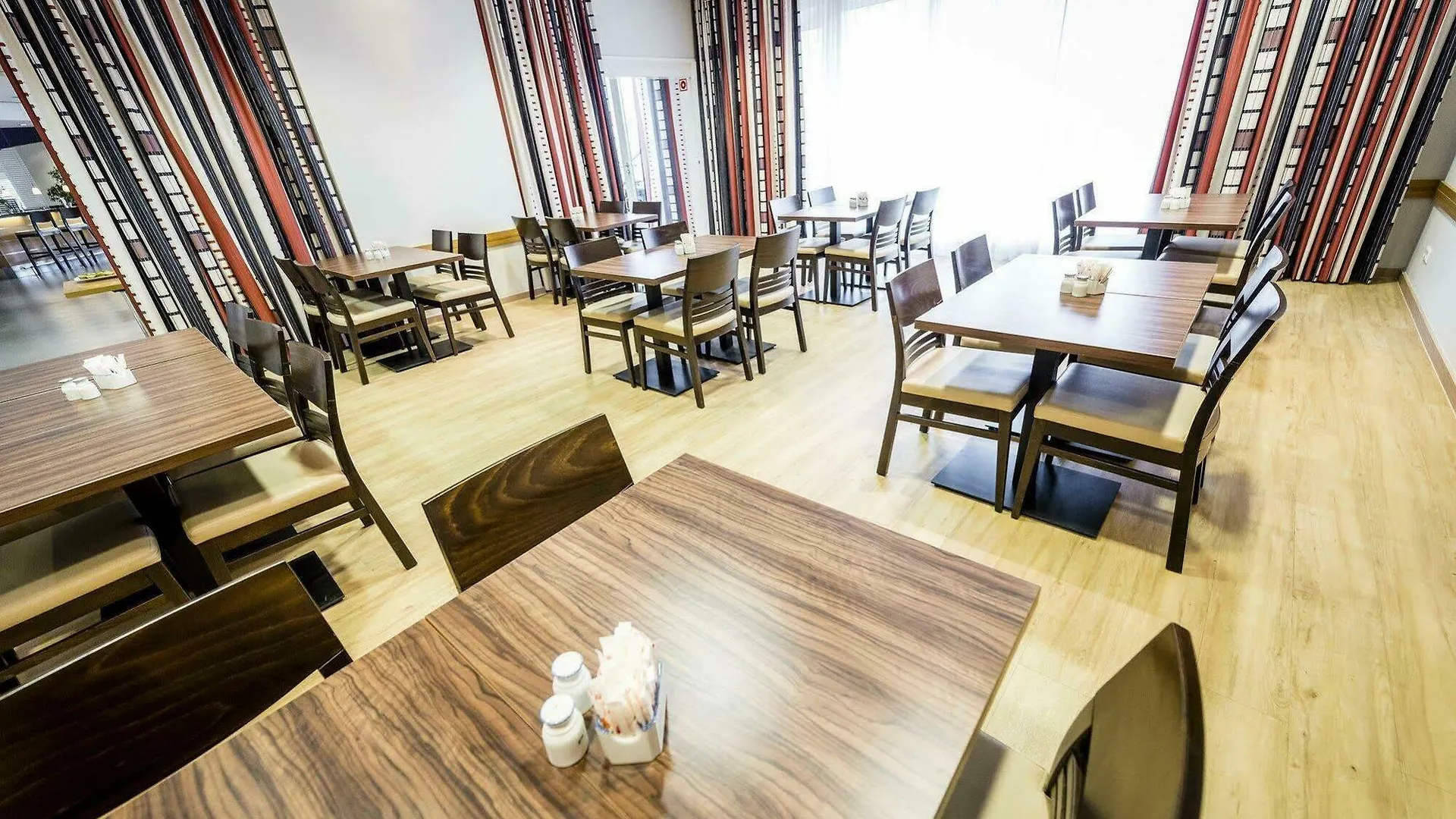 Holiday Inn Express Cologne Muelheim By Ihg Hotel